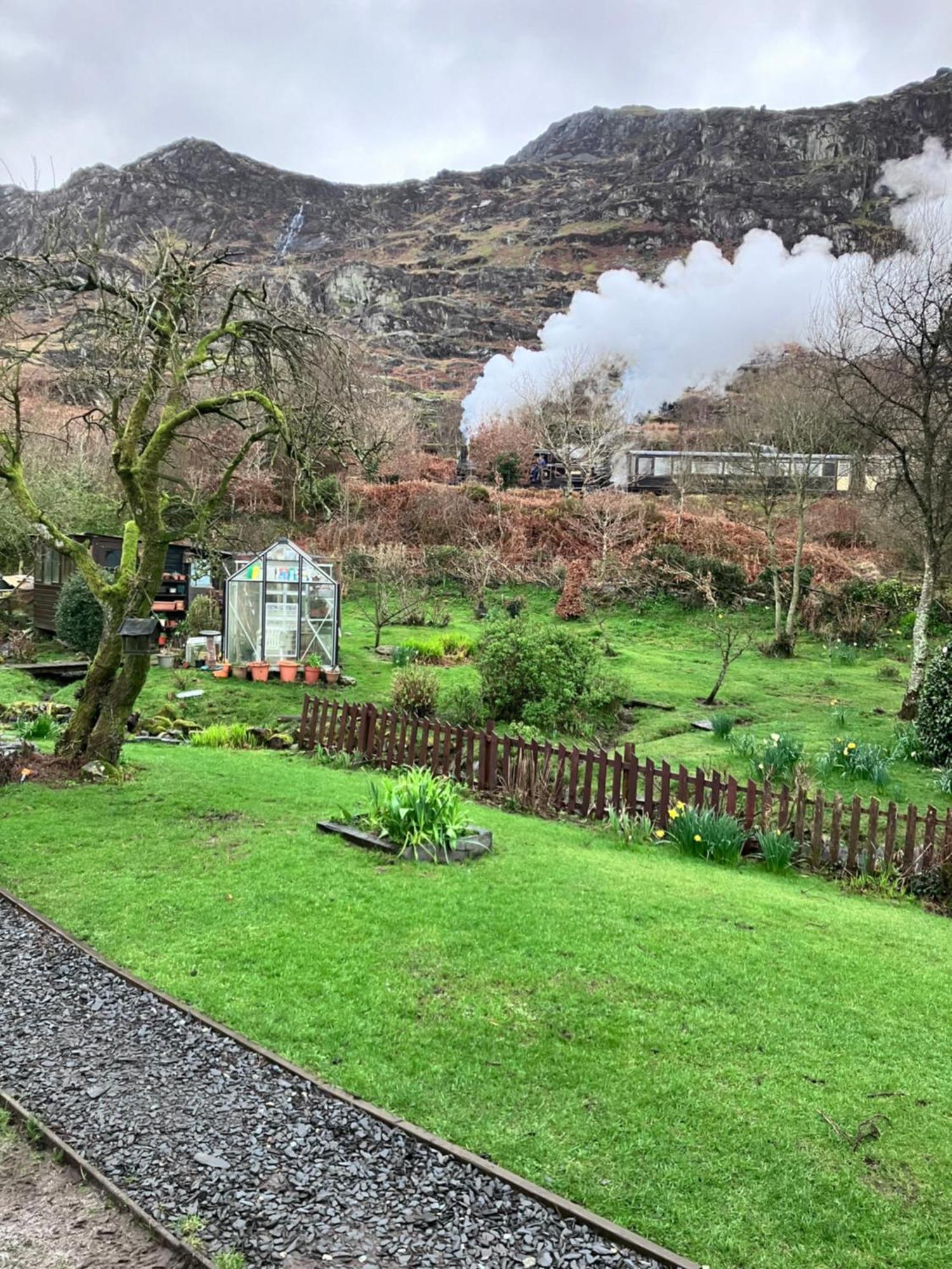Bryn Elltyd Eco House Guest House Blaenau Ffestiniog Exterior foto